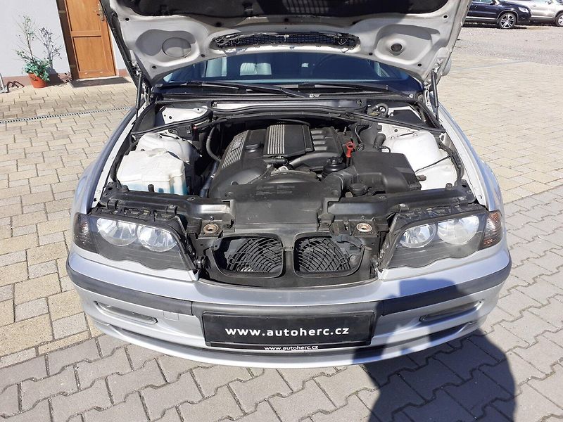 BMW Řada 3 (1998) 323i 6V - fotka 20 z 28