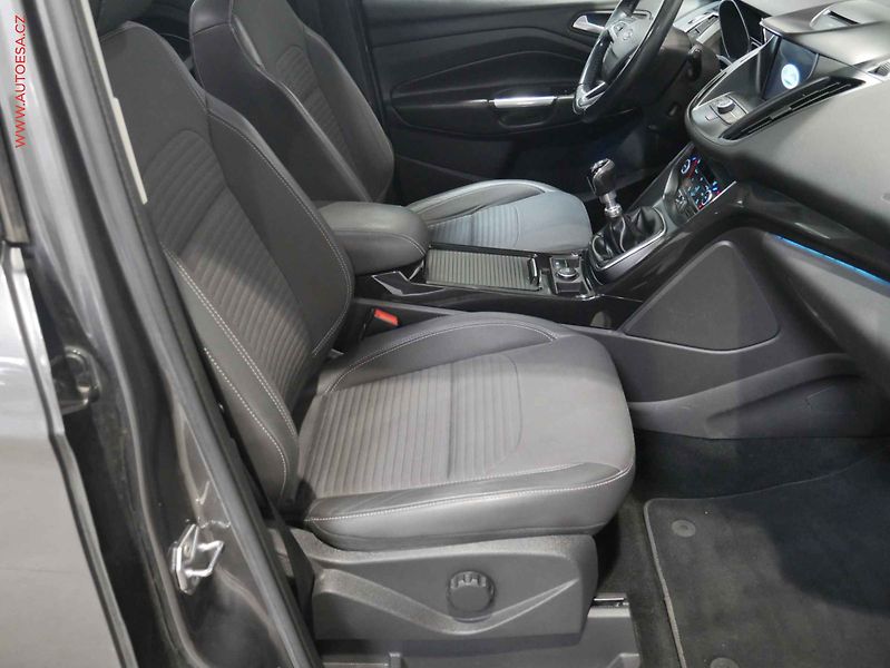 Ford Kuga (2017) 1.5TDCi, ČR, Navi, park.čidla - fotka 12 z 21