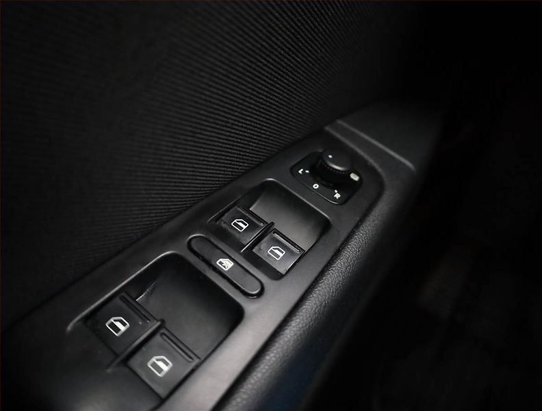 Škoda Superb (2013) 1.6 TDI, Tempomat - fotka 15 z 18