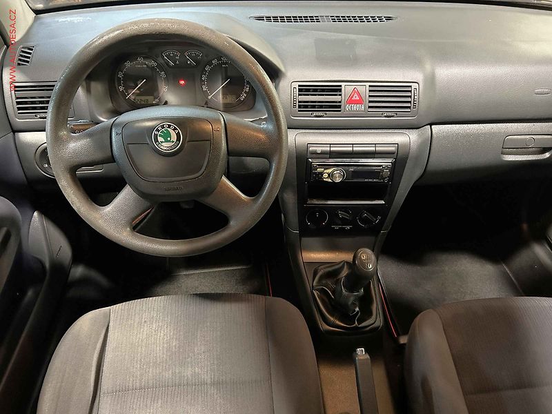 Škoda Octavia (2010) 1.6 MPi, ČR, Tour, AC - fotka 8 z 14