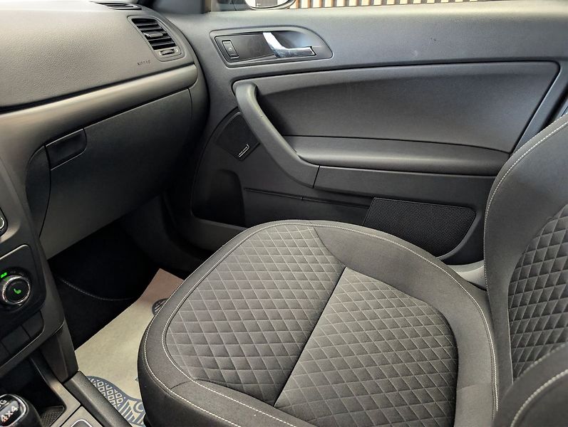 Škoda Yeti 1.4 TSI DRIVE 4x4 DSG - fotka 18 z 28