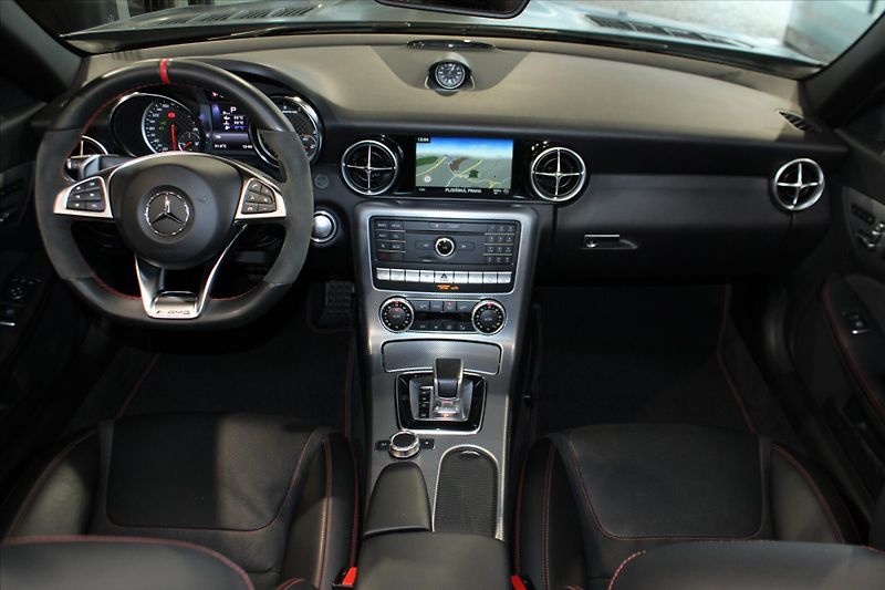 Mercedes-Benz SLC 43 AMG Roadster 287kW/Performa - fotka 17 z 35