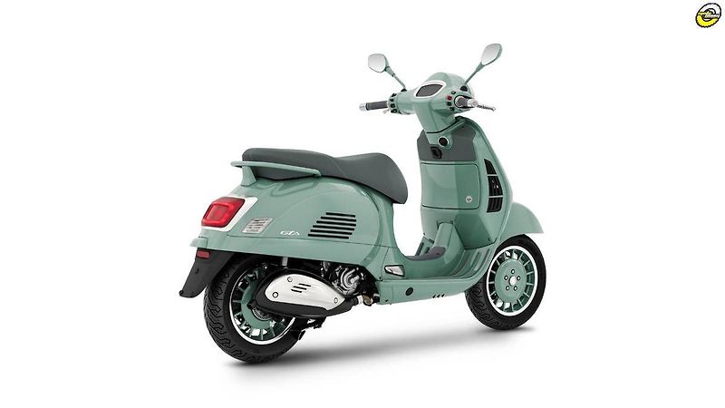 Vespa (2026) GTS 310 80th - fotka 10 z 10