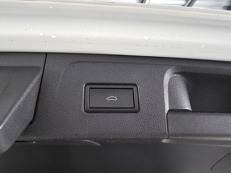 Volkswagen Passat (2018) 2.0TDI 140kW DSG R-line DSG 4x - fotka 32 z 35