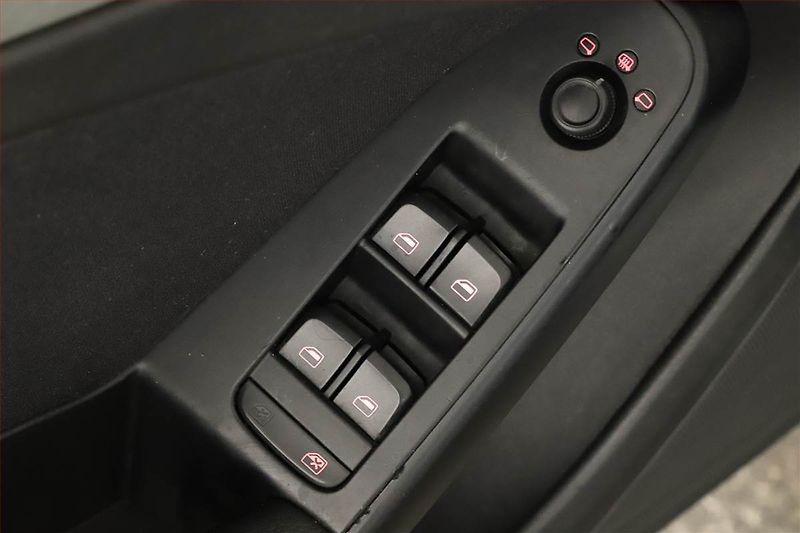 Audi A4 (2008) 1.8 TFSI, ČR,1.maj, udržované - fotka 10 z 13