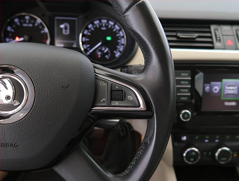Škoda Octavia (2014) 1.4 TSI, Automat, Serv.kniha - fotka 18 z 26