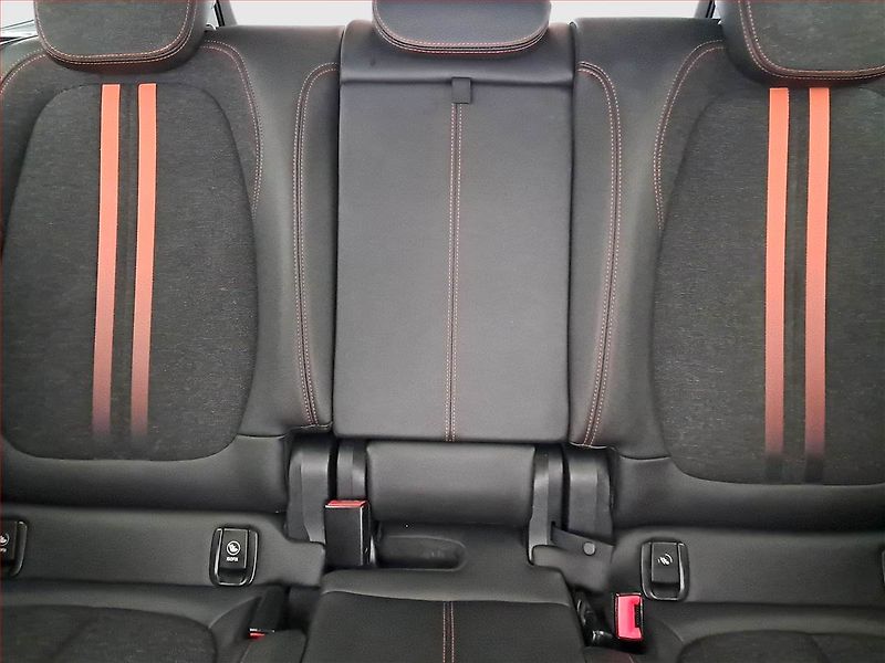 BMW Řada 2 (2019) 218i Gran Tourer, Automat - fotka 10 z 18