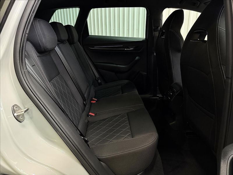 Škoda Karoq 2.0TDI DSG ACC SPORTLINE - fotka 33 z 37