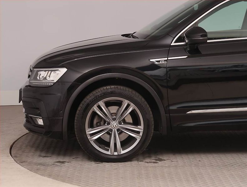 Volkswagen Tiguan (2018) R-Line 2.0 TSI - fotka 15 z 17