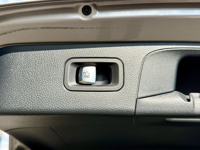 Mercedes-Benz GLC (2021) 220 d 4MATIC - fotka 12 z 50