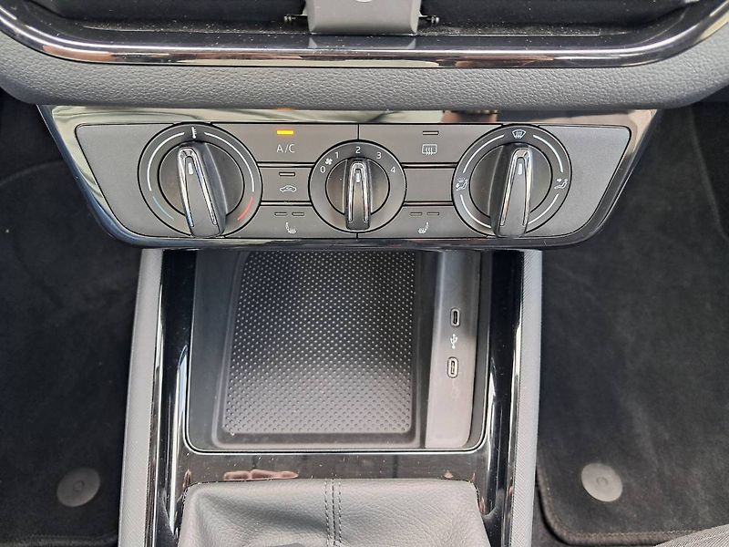 Škoda Kamiq (2025) SELECTION 1.0 TSI  / 85 kW M6 - fotka 11 z 24