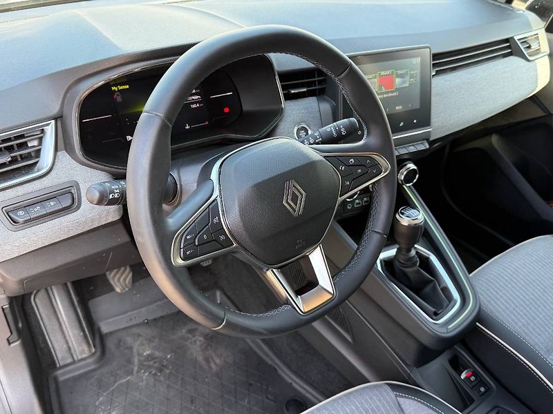 Renault Clio (2024) 1.0 TCe 67 kW Techno - fotka 8 z 22