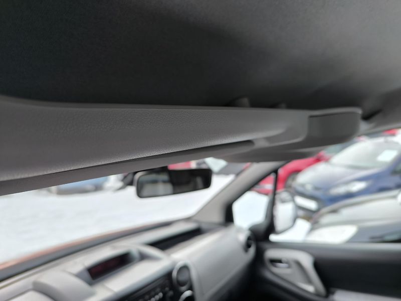 Peugeot Partner Tepee (2010) 1.6 HDi SERVISKA,DOLOŽENÉ KM - fotka 25 z 32