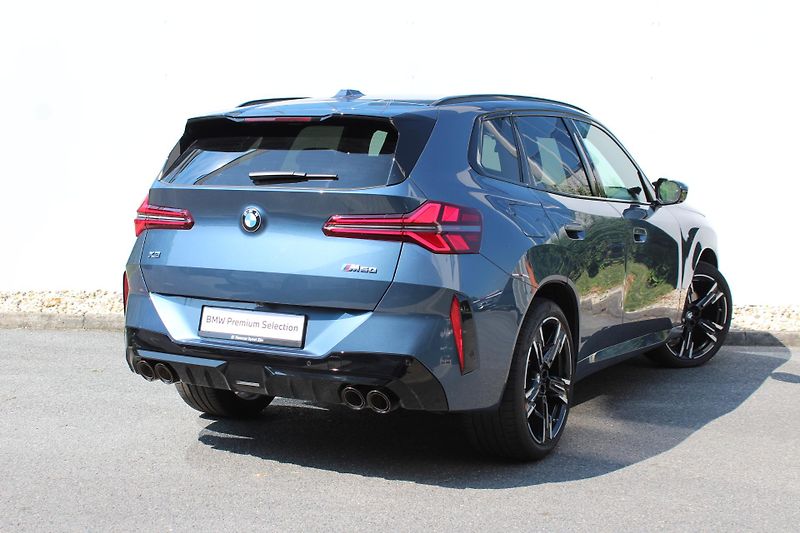 BMW X3 M50 xDrive - fotka 2 z 23