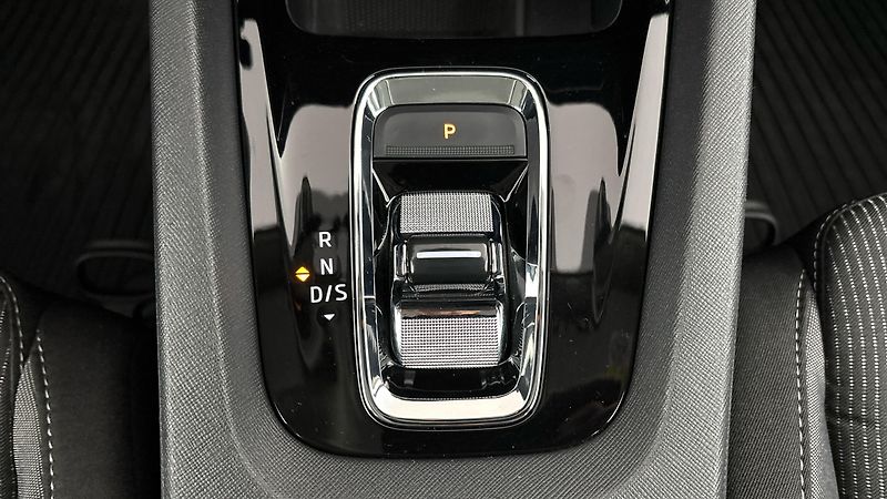 Škoda Octavia 2.0 TDI DSG Ambition - fotka 23 z 26