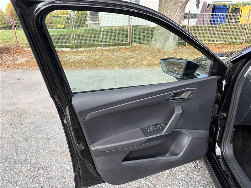 Seat Arona 1,0 TSi  ACC,Kessy,Tažné,Navig - fotka 10 z 50