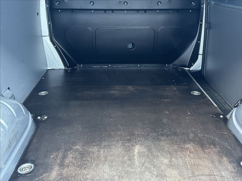 Volkswagen Transporter 2,0 TDI 150PS  L1H1 Van 4x4 - fotka 37 z 53