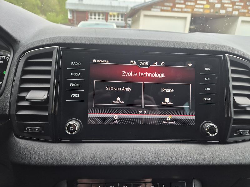 Škoda Karoq SPORTLINE 110kw 4x4 DSG   - fotka 34 z 47