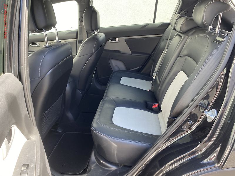 Kia Sportage (2014) 1.7 CRDi, AC, navi, park - fotka 10 z 17