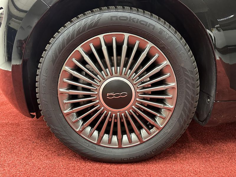 Fiat 500e (2022) 42kwh*KAMERA*10”UCONNECT*TOP - fotka 14 z 16
