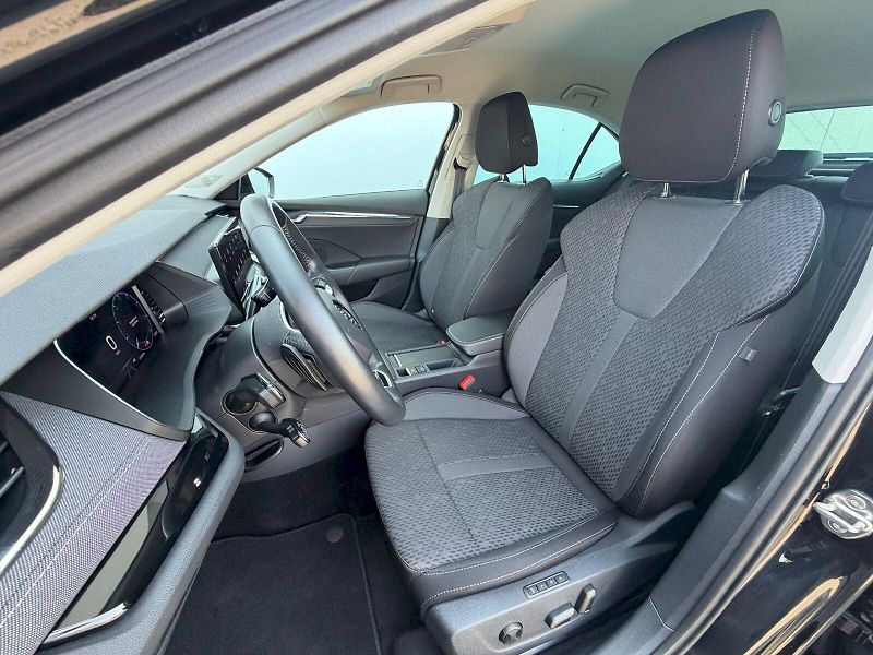 Škoda Octavia (2023) 2.0 TDI 110kW DSG Style Plus P - fotka 6 z 35