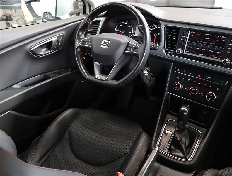Seat Leon (2016) Style 2.0 TDI FR, Automat - fotka 7 z 19