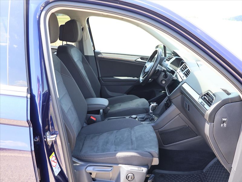 Volkswagen Tiguan Allspace 2,0 TSI 140kW 4motion DPH TZ - fotka 11 z 26