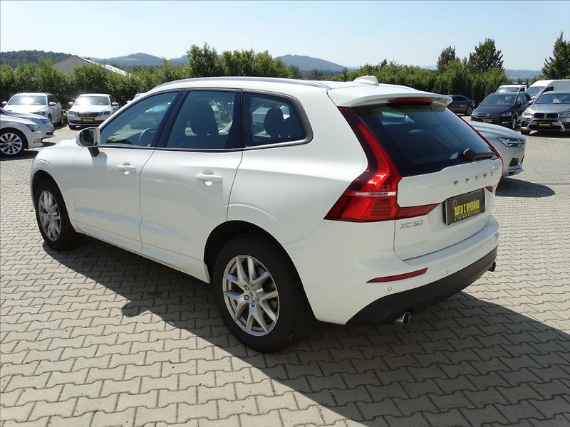Volvo XC60 2,0 D3 Momentum MAN ČR - fotka 5 z 22