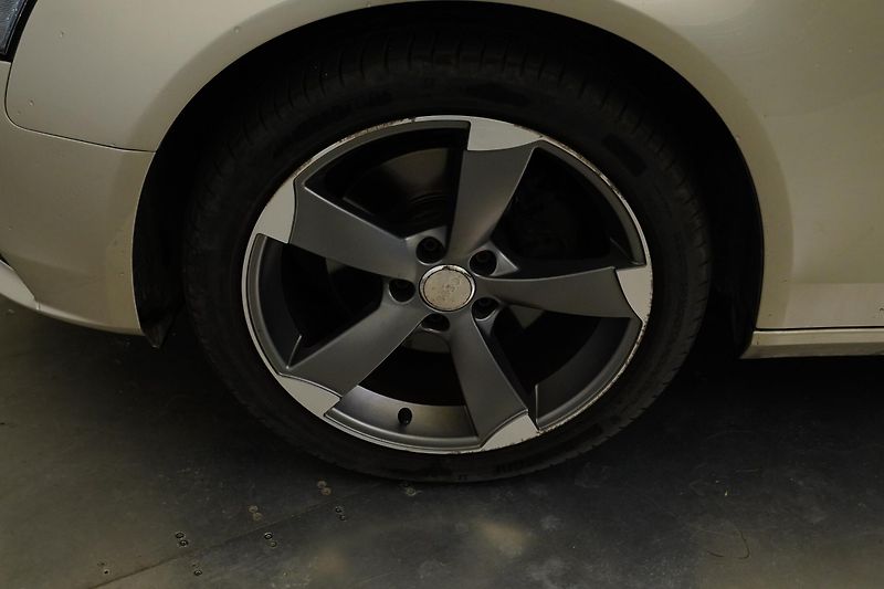 Audi A4 - fotka 10 z 28