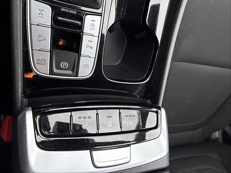 Hyundai Tucson 1.6 T-GDi HEV 48V Hybrid 4x4 - fotka 13 z 25