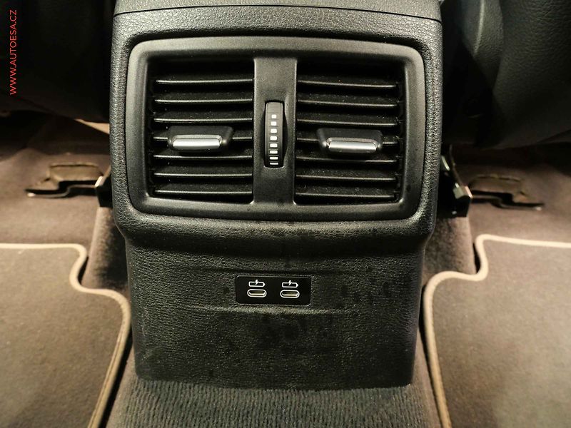 BMW X1 (2019) 2.0D XDRIVE18D, 2.maj,ČR, AT - fotka 22 z 23