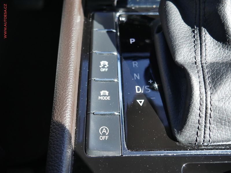 Škoda Superb (2016) 2.0 TDI, ČR, L&K, DSG - fotka 23 z 29
