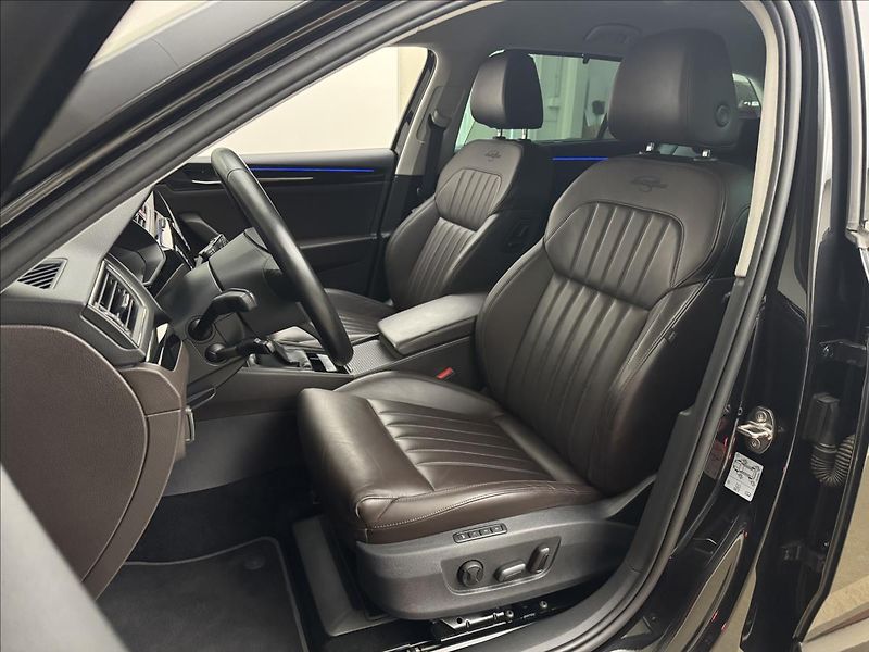 Škoda Superb 2,0 TDi 110kW L&K DPH ACC DCC - fotka 40 z 56