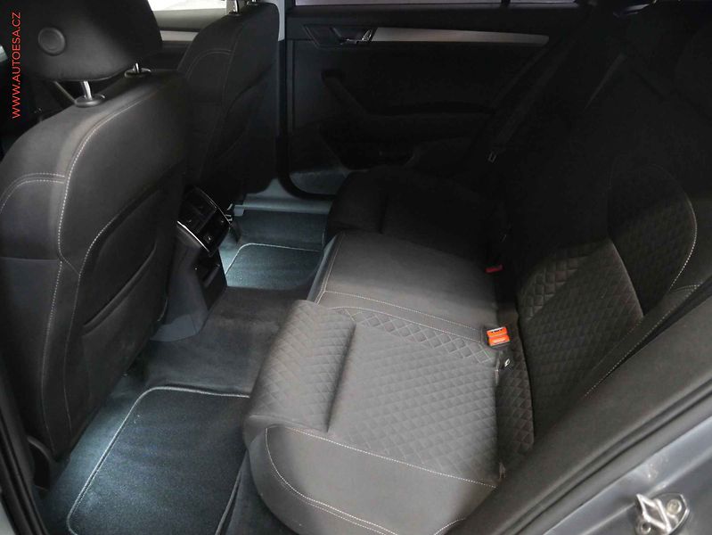 Škoda Superb (2017) 2.0 TDi, ČR, Style, DSG - fotka 10 z 23