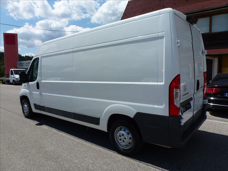 Citroën Jumper 2,0 BlueHDi 130 Plus 33 L3H2 - fotka 12 z 51