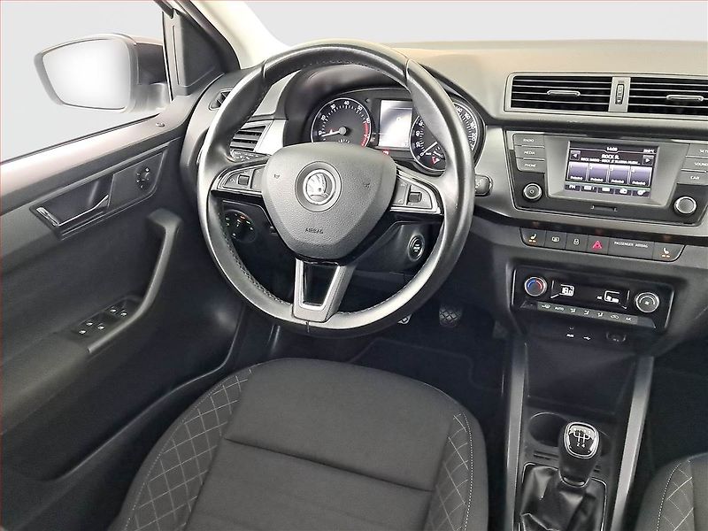 Škoda Fabia (2016) Style 1.2 TSI, Park. senzory - fotka 7 z 16