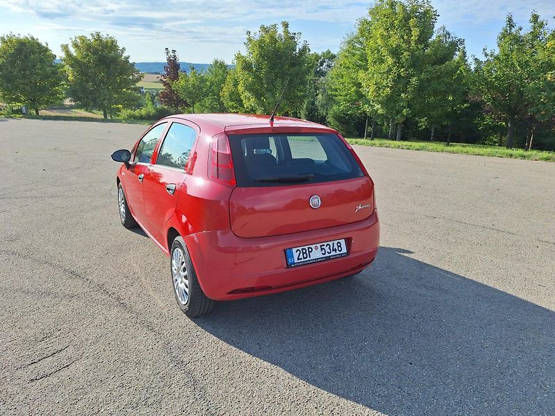 Fiat Grande Punto (2011) 1.2 i Klima - fotka 3 z 20