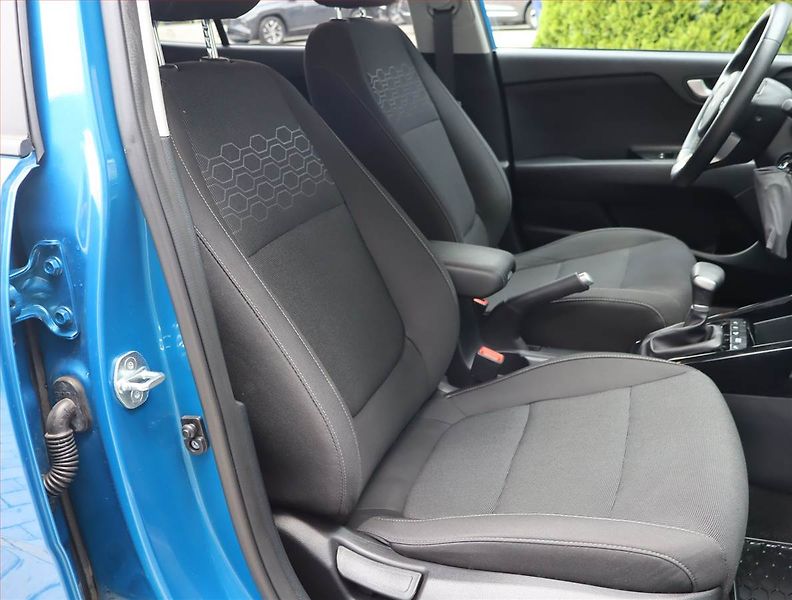 Kia Rio (2023) 1.0 T-GDI, Automat, Serv.kniha - fotka 9 z 18