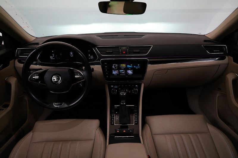 Škoda Superb - fotka 5 z 35