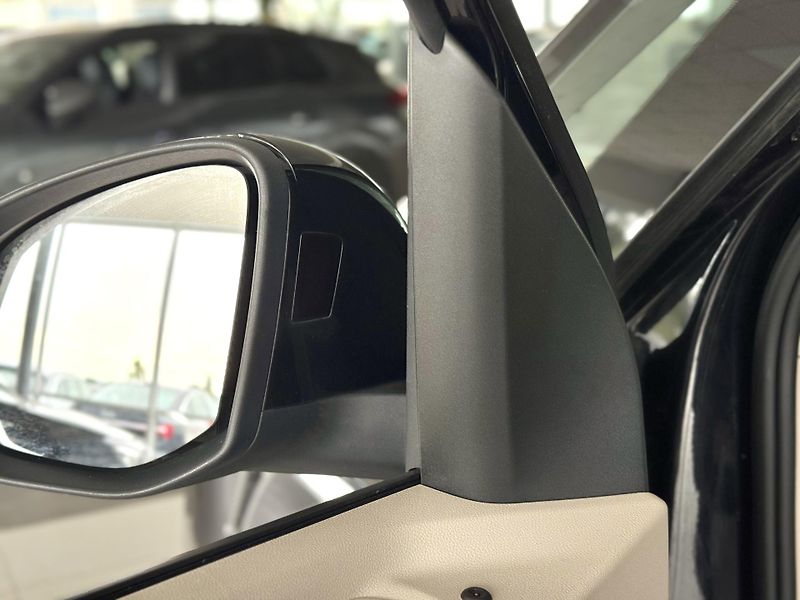 Volkswagen Multivan 2,0TDI DSG L2*STYLE*El.Dveře - fotka 44 z 50