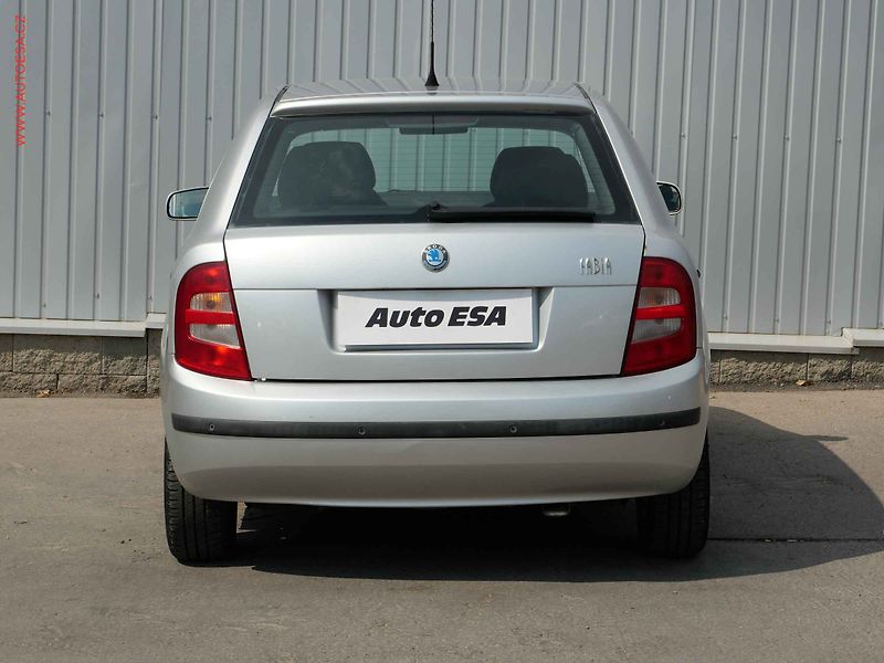 Škoda Fabia (2004) 1.4 MPi, 2.maj,ČR, Park čidla - fotka 5 z 16
