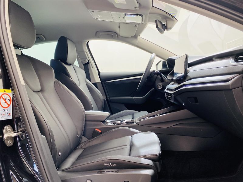 Škoda Octavia 2,0 TDI 110kW DSG Exclusive Se - fotka 8 z 28