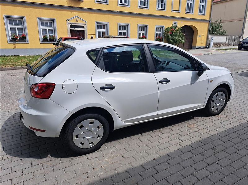 Seat Ibiza 1,2 i - fotka 14 z 41
