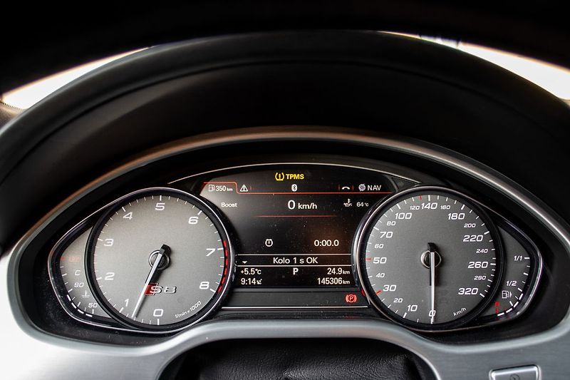 Audi S8 - fotka 13 z 30