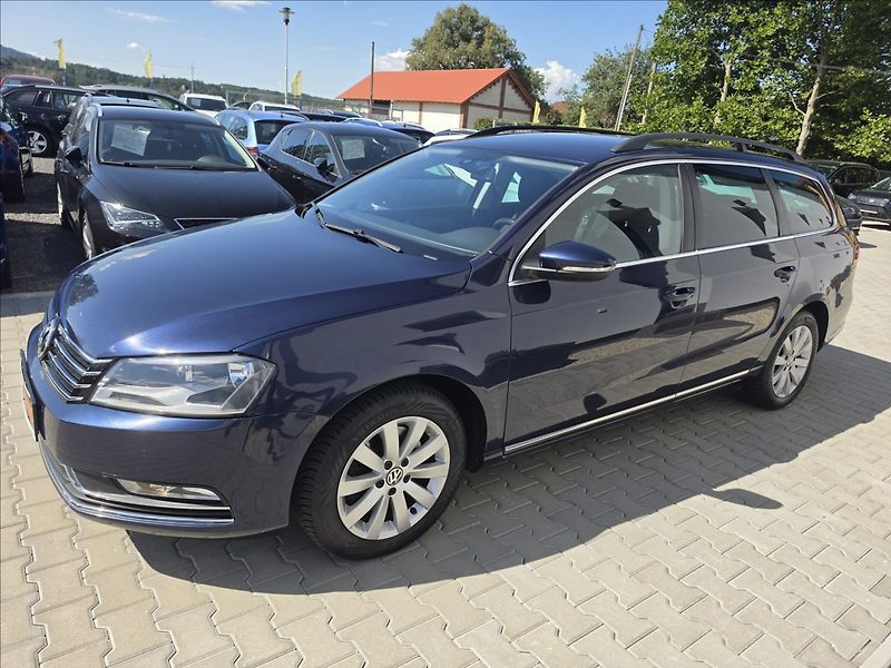 Volkswagen Passat 1,4 TSi 90KW Comfortline NAVI - fotka 10 z 45