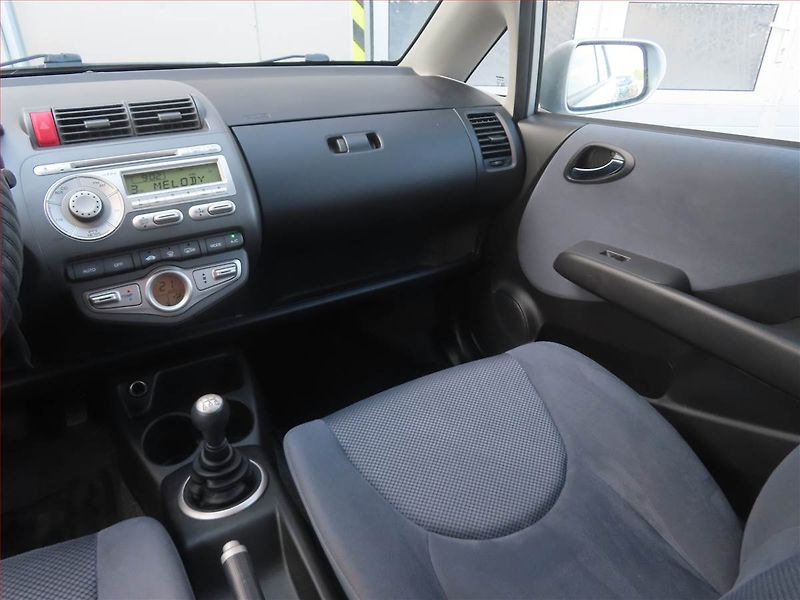 Honda Jazz (2008) 1.4 i-DSI, levný provoz - fotka 8 z 18