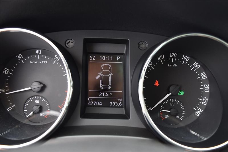 Škoda Yeti 1,4 TSI 92KW DSG XENONY VÝHŘEV - fotka 41 z 51