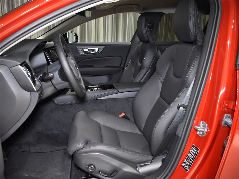 Volvo V60 2,0 T6 AWD PLUS BLIS,Bezklíč - fotka 6 z 23