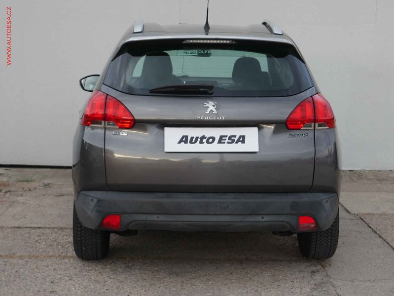 Peugeot 2008 (2016) 1.2 PT, 1.maj,ČR, servis - fotka 5 z 20