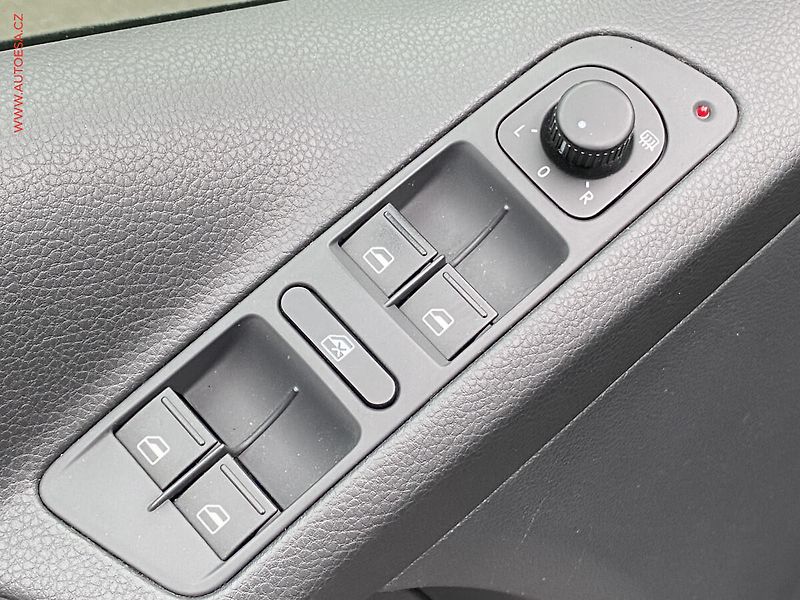 Volkswagen Tiguan (2014) 1.4 TSi, Trendline, navi - fotka 11 z 17